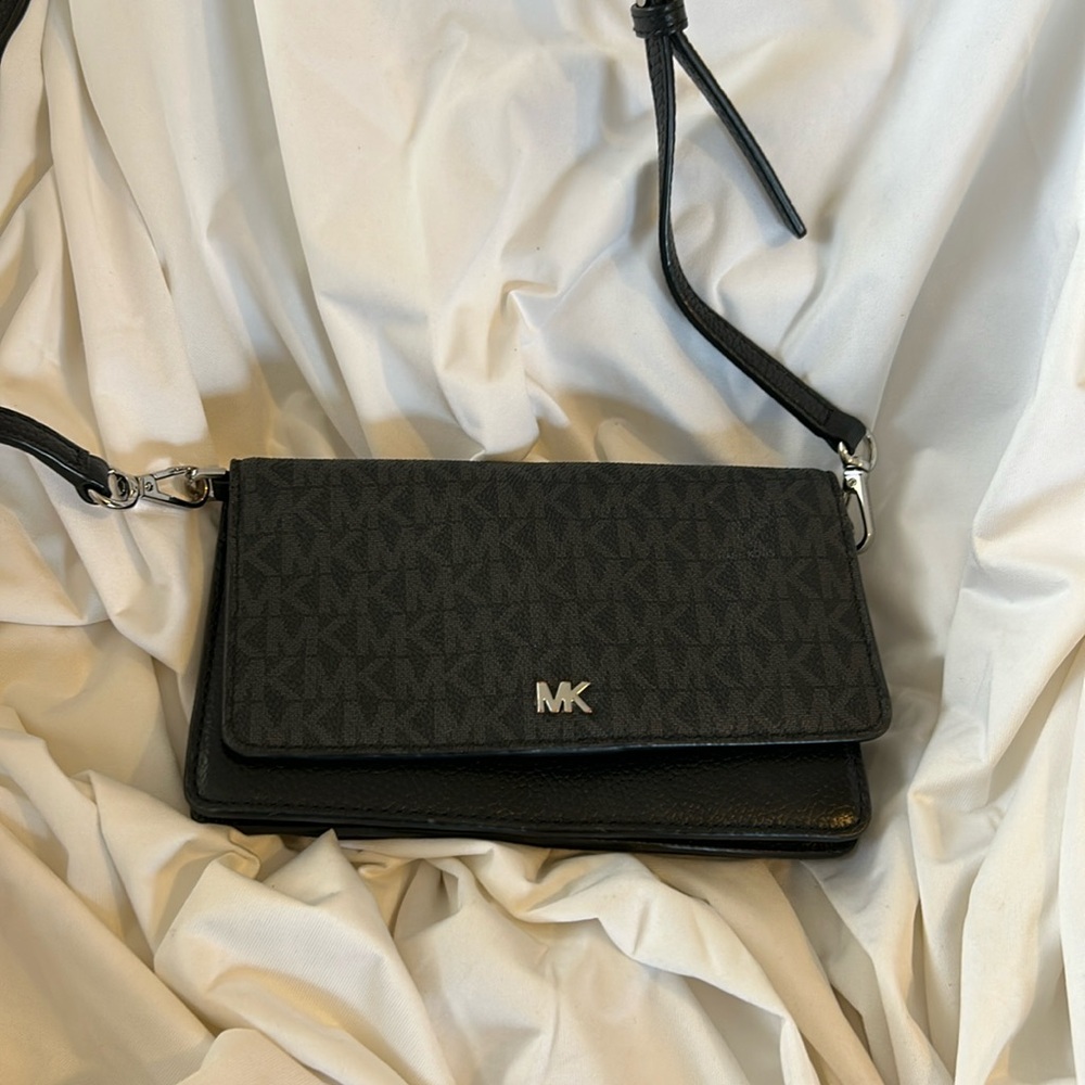 Black small Michael Kors, Crossbody wallet